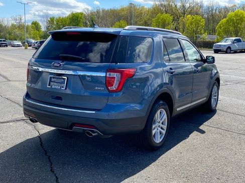 Used 2018 Ford Explorer XLT w/ Equipment Group 201A AWD/4WD image 3