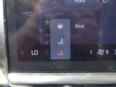 Used 2025 Ford Expedition Active AWD/4WD image 25