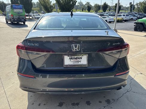 Used 2025 Honda Civic Sport image 8