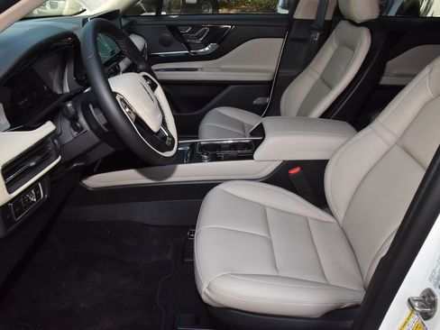 New 2026 Lincoln Corsair Premiere image 13