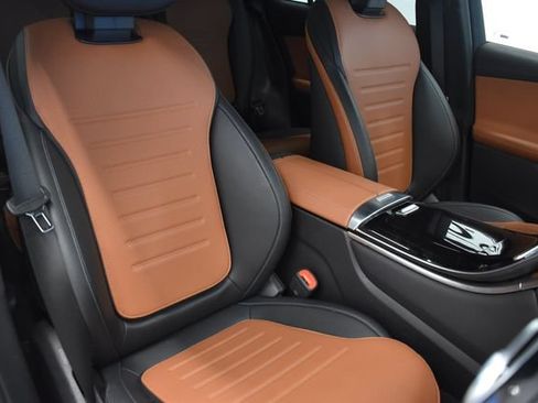 Used 2023 Mercedes-Benz GLC 300 4MATIC image 6