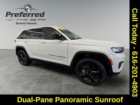 Used 2023 Jeep Grand Cherokee Limited w/ Black Appearance Package image 8
