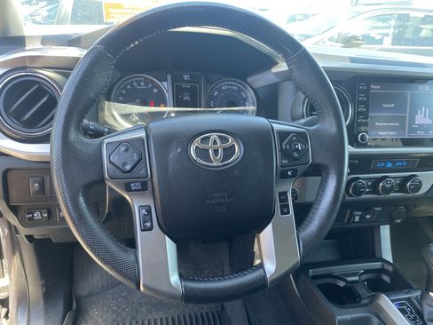 Used 2021 Toyota Tacoma SR5 RWD image 22