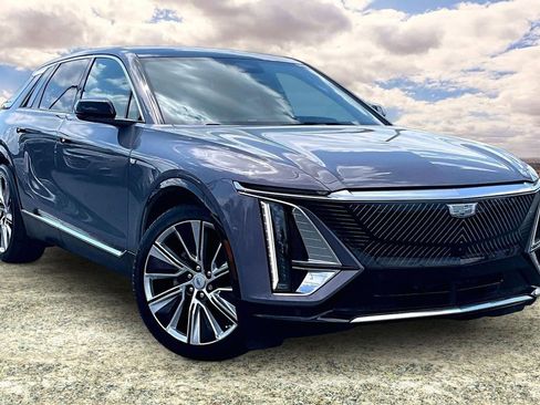 Certified 2025 Cadillac Lyriq Luxury w/ LPO, Floor Liner Package image 1