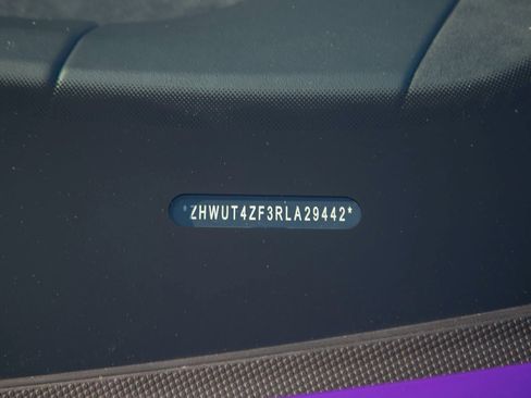 Used 2024 Lamborghini Huracan EVO image 29