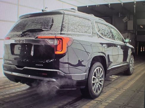 Used 2022 GMC Acadia Denali w/ GMC Pro Grade Package image 3