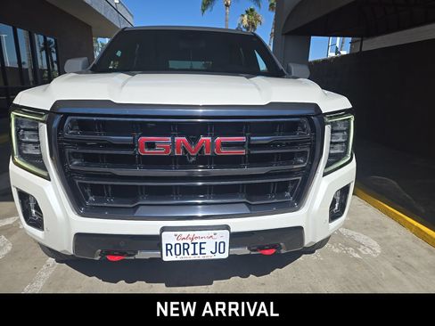 Used 2023 GMC Yukon AT4 w/ Technology Package AWD/4WD image 2