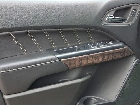 Used 2022 GMC Canyon Denali image 17