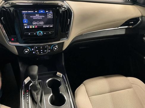 Used 2023 Chevrolet Traverse LS FWD image 5