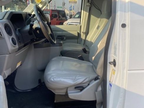 Used 2010 Ford E-250 and Econoline 250 image 14