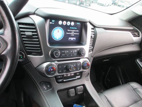 Used 2019 Chevrolet Tahoe LT w/ LT Signature Package image 29