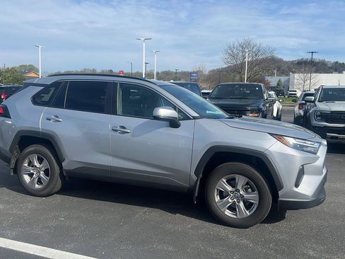 Used 2023 Toyota RAV4 XLE w/ Convenience Package image 3