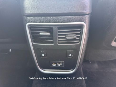Used 2020 Chrysler 300 Limited RWD image 13