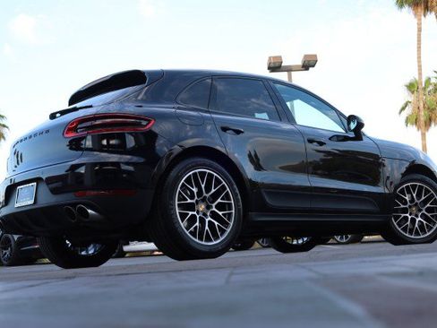 Used 2018 Porsche Macan Sport Edition AWD/4WD image 19