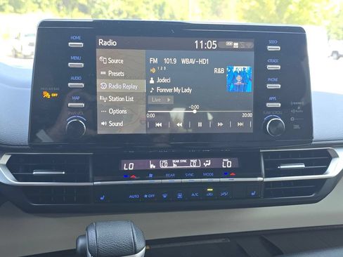 Used 2021 Toyota Sienna XLE w/ XLE Plus Package FWD image 31