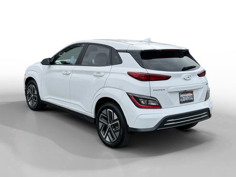Certified 2023 Hyundai Kona SE image 3