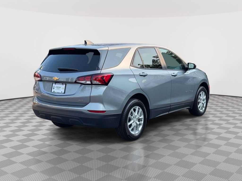 Used 2023 Chevrolet Equinox LS w/ LS Convenience Package AWD/4WD image 7
