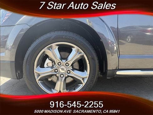 Used 2018 Dodge Journey Crossroad w/ Driver Convenience Group image 18