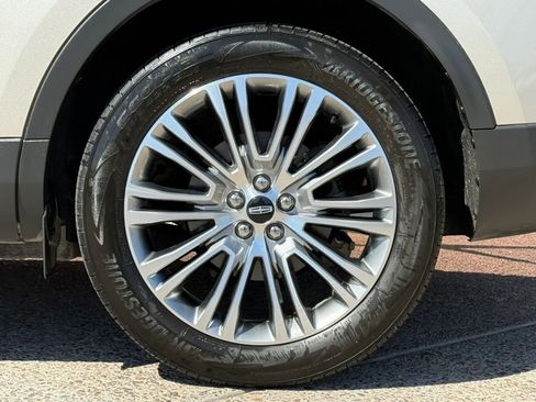 Used 2017 Lincoln MKX Reserve FWD image 24