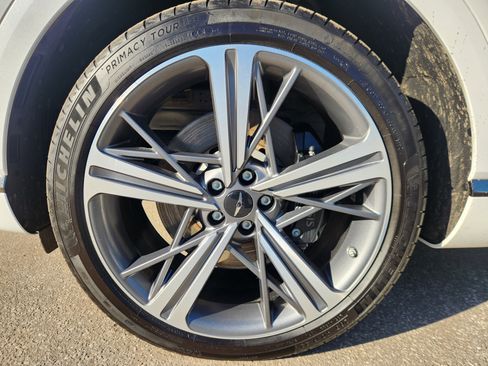 Used 2025 Genesis GV80 3.5T e-SC image 21