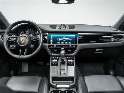 Used 2024 Porsche Macan AWD/4WD image 16