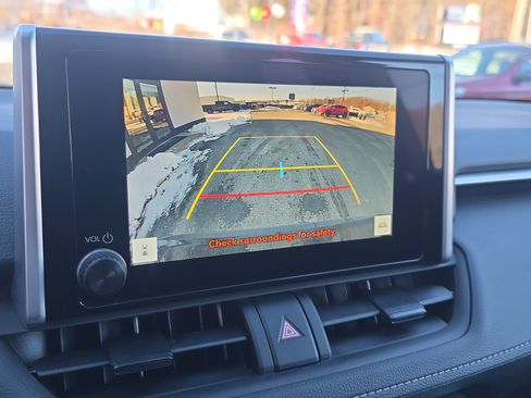 Used 2025 Toyota RAV4 LE image 27