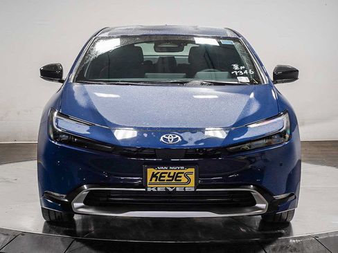 New 2026 Toyota Prius Plug-In Hybrid FWD image 2