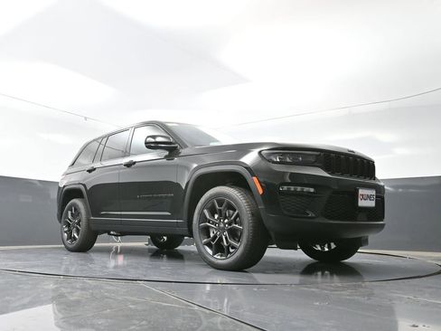 New 2025 Jeep Grand Cherokee Limited image 49