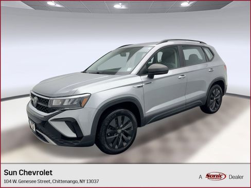 Used 2022 Volkswagen Taos S image 1