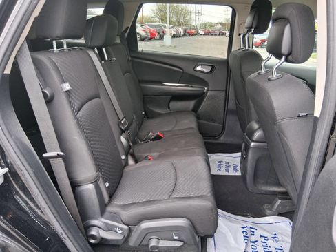 Used 2018 Dodge Journey SE FWD image 19