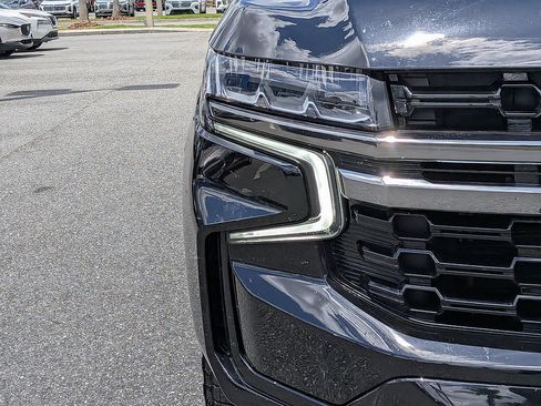 Used 2022 Chevrolet Suburban Z71 AWD/4WD image 36