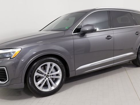 Used 2025 Audi Q7 3.0T Prestige w/ Prestige Package image 4
