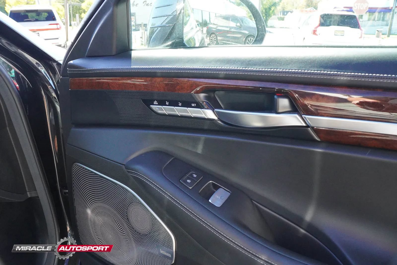 Used 2019 Genesis G90 3.3T Premium AWD/4WD image 30