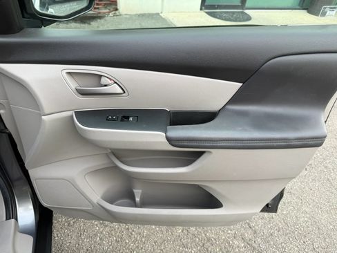 Used 2012 Honda Odyssey EX image 19