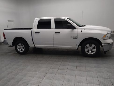 Used 2022 RAM 1500 Classic SLT image 11