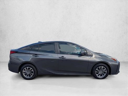 Used 2021 Toyota Prius XLE image 7