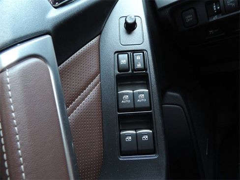 Used 2018 Subaru Forester 2.5i Touring w/ Popular Package #3B image 21