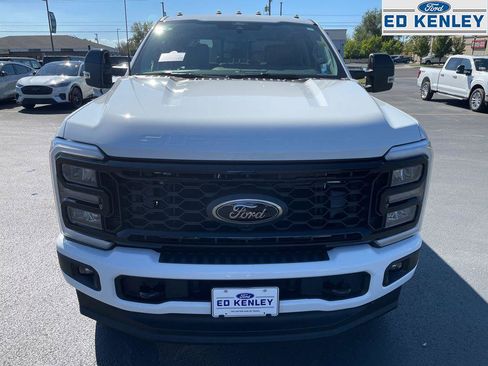 New 2026 Ford F350 Lariat w/ Black Appearance Package image 28