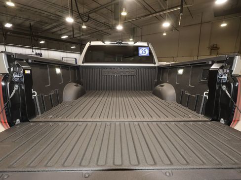 Used 2025 Toyota Tundra Limited AWD/4WD image 25