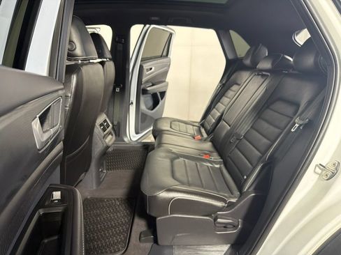 Certified 2024 Volkswagen Atlas Cross Sport SEL AWD/4WD image 19