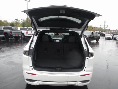 Certified 2023 Buick Enclave Avenir image 7