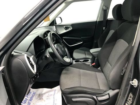 Used 2020 Kia Soul LX FWD image 18