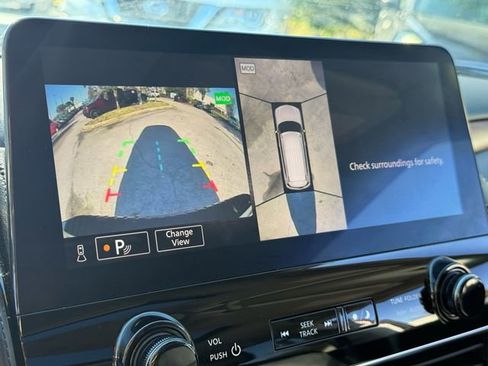 Used 2024 Nissan Armada SL w/ Captain's Chairs Package image 31