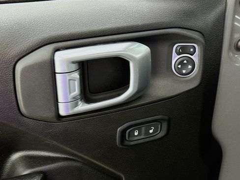 Used 2022 Jeep Wrangler Unlimited Sport AWD/4WD image 19