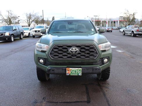 Certified 2022 Toyota Tacoma TRD Off-Road image 2