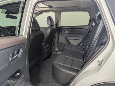 Used 2023 Nissan Rogue SV w/ SV Premium B Package FWD image 26