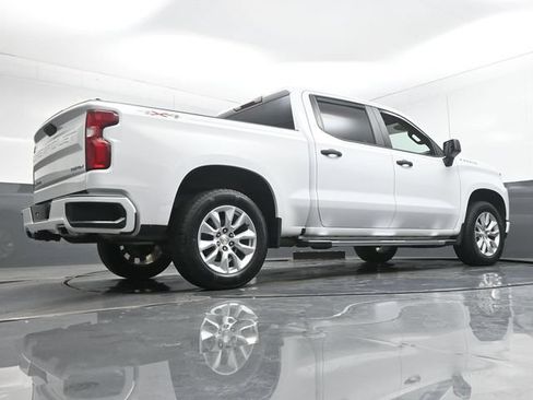 Used 2020 Chevrolet Silverado 1500 Custom w/ Custom Value Package AWD/4WD image 33
