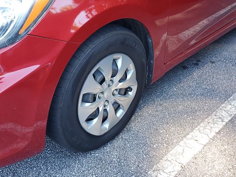 Used 2017 Hyundai Accent SE FWD image 6