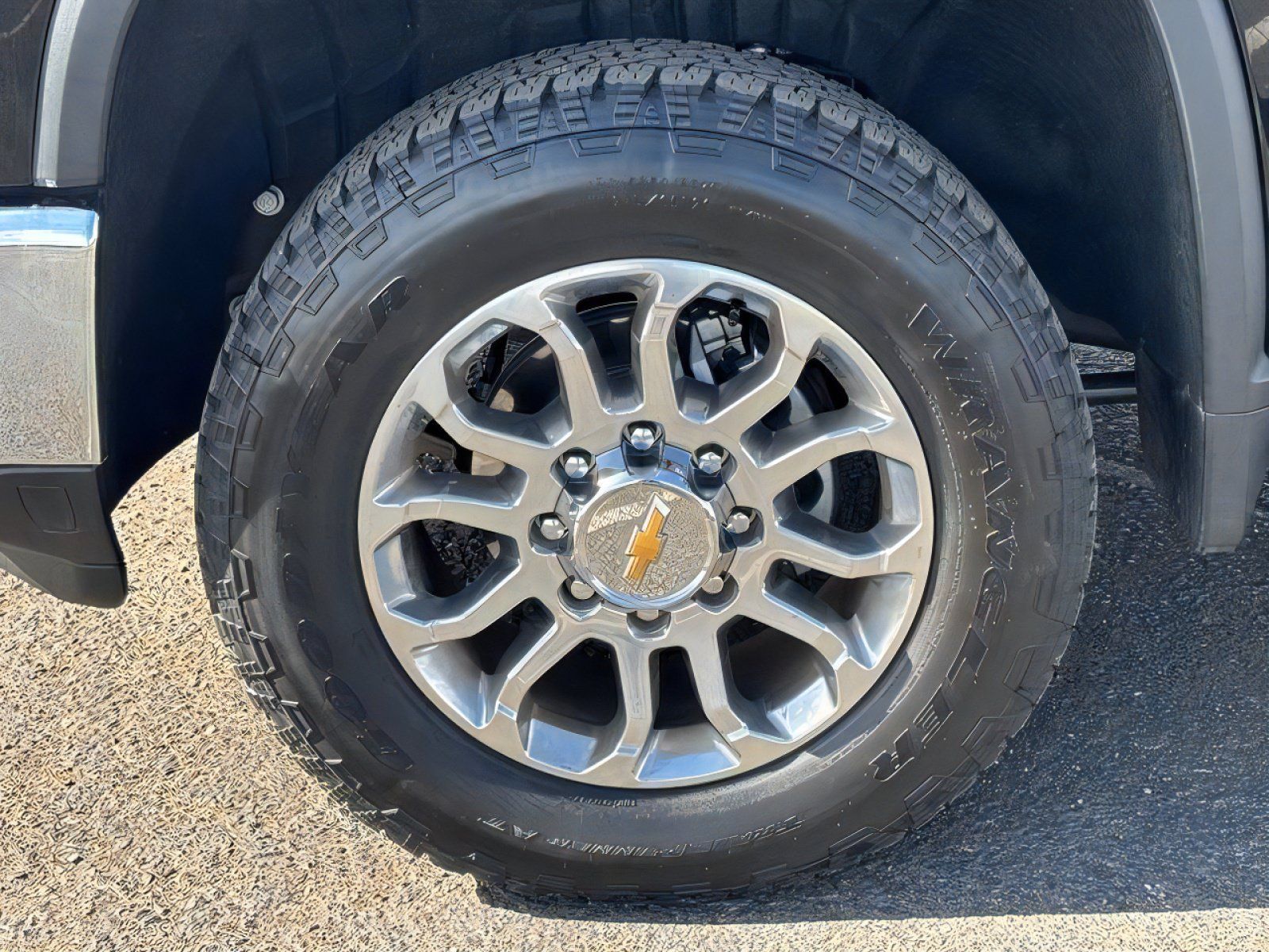 Used 2025 Chevrolet Silverado 2500 LTZ w/ LTZ Premium Package AWD/4WD image 10