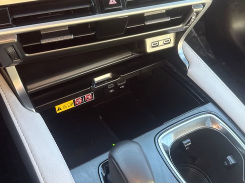 Used 2023 Lexus RX 350 Premium image 25